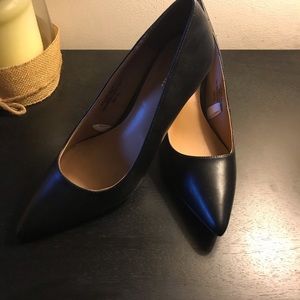 NWOB Merona Size 9 pumps.
